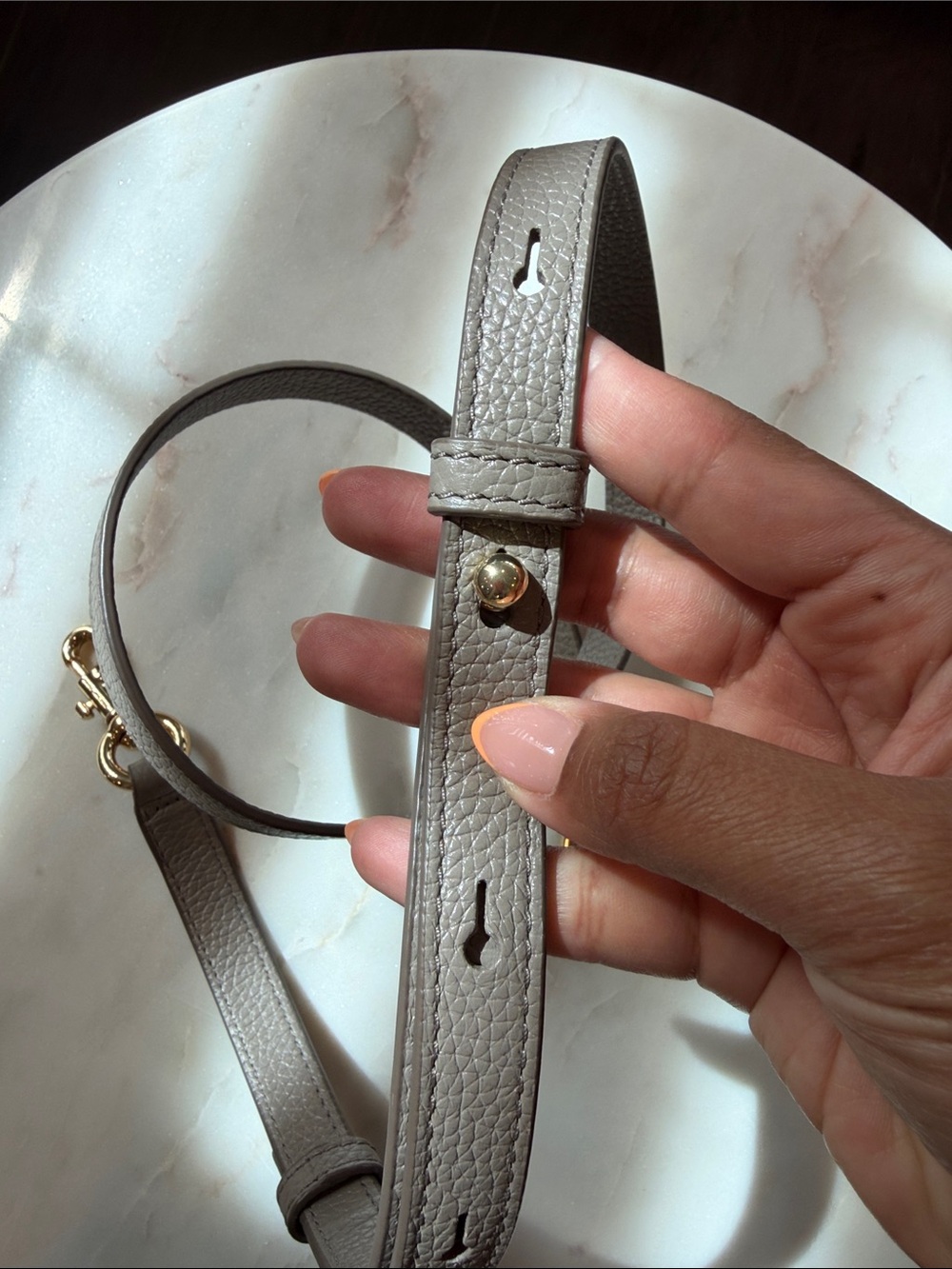 Marc Jacobs Adjustable Leather Bag Strap in Taupe with Gold Hardware - Picture 4 of 6
